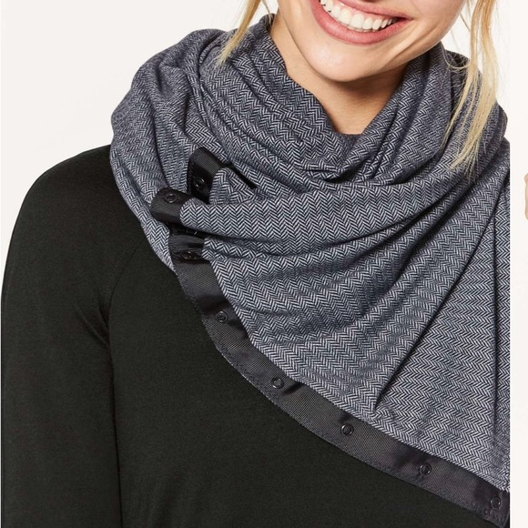 Lululemon Vinyasa Scarf (Rulu) - Picture 3 of 6